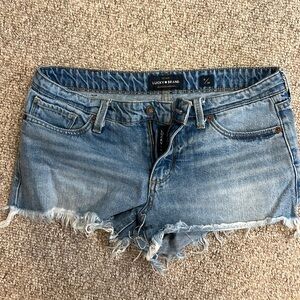 Lucky Brand lightwash jean shorts cutoffs size 28/6 perfect summer beach short
